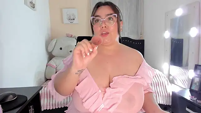 KarlaLannee online show from April 28, 2026, 2:49 am