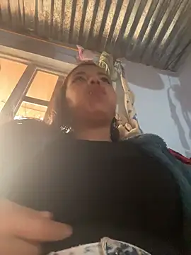 cinthia2011 online show from February 6, 2026, 8:23 pm