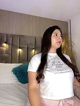 Snapshot of MiiaGreys chatting on February 4, 2026, 8:14 pm MiiaGreys online show from February 4, 2026, 8:14 pm