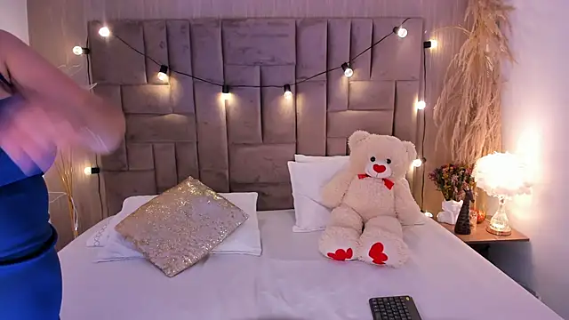 MiiaGreys online show from March 27, 2026, 7:35 pm