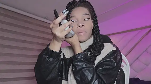 mia gatesvg online show from March 26, 2026, 3:45 am