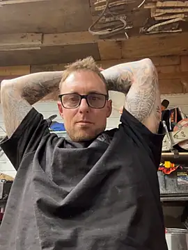 WIDBIGWHITECOCK online show from February 17, 2026, 5:26 am