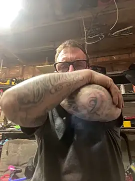 WIDBIGWHITECOCK online show from March 14, 2026, 5:13 am