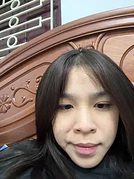 Lyli-122 online show from April 26, 2026, 10:24 am
