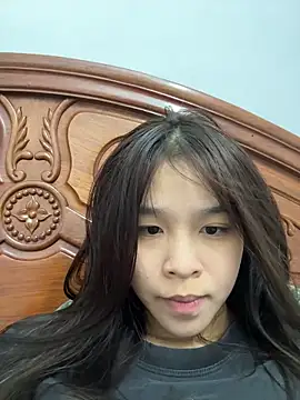 Lyli-122 online show from May 2, 2026, 9:47 am