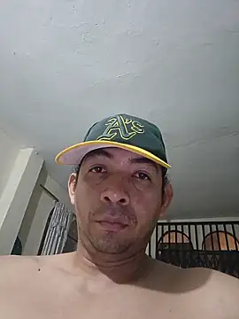 paladito01 online show from May 5, 2026, 4:09 am