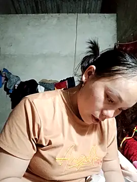 Snapshot of vanvan005 chatting on February 7, 2026, 1:15 pm vanvan005 online show from February 7, 2026, 1:15 pm