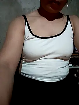 vanvan005 online show from June 26, 2026, 11:58 am
