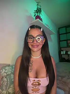 sweetxlayla online show from June 30, 2026, 7:48 pm