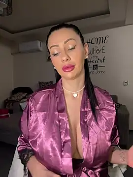 Snapshot of IRISWHITE17 chatting on February 10, 2026, 5:33 am IRISWHITE17 online show from February 10, 2026, 5:33 am