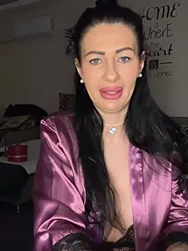 Snapshot of IRISWHITE17 chatting on February 20, 2026, 6:26 am IRISWHITE17 online show from February 20, 2026, 6:26 am