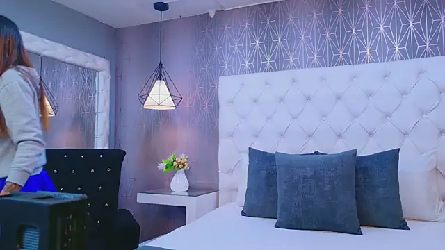 VioletFroost online show from February 11, 2026, 7:30 pm