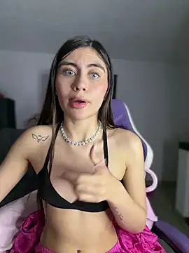 Stormi th online show from April 4, 2026, 3:27 am