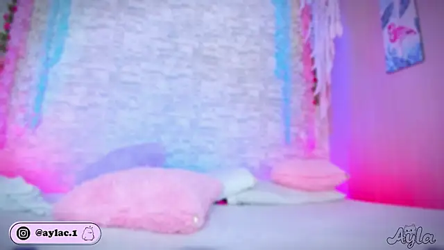 ayla lux online show from March 30, 2026, 4:46 am