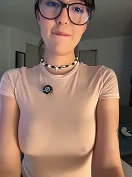 HinaSweet online show from March 29, 2026, 1:27 am