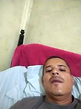 Snapshot of Gracho_25 chatting on February 8, 2026, 11:08 pm Gracho 25 online show from February 8, 2026, 11:08 pm