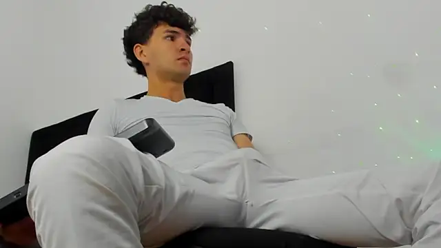 camilo model online show from February 25, 2026, 11:53 am