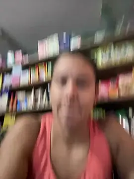 lannabellx online show from April 14, 2026, 10:38 pm