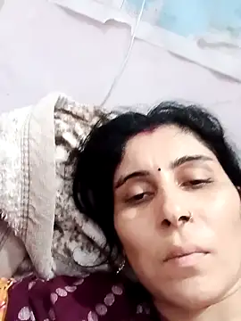 Snapshot of Hot_ree85 chatting on February 20, 2026, 3:12 pm Hot ree85 online show from February 20, 2026, 3:12 pm