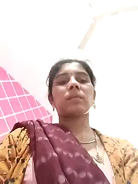 Snapshot of Hot_ree85 chatting on February 21, 2026, 4:46 am Hot ree85 online show from February 21, 2026, 4:46 am