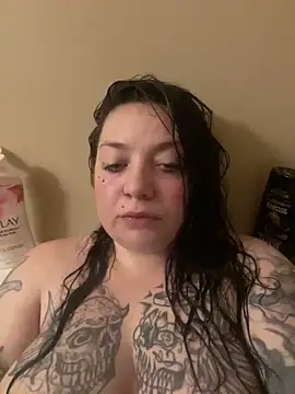 tattedma013 online show from January 6, 2026, 11:51 pm