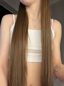 SkylineBliss online show from February 19, 2026, 7:48 am