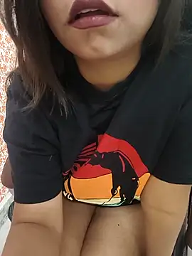 Hot Twinkle online show from April 21, 2026, 7:36 am