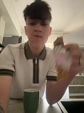 ravenryx online show from April 16, 2026, 11:33 am