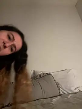 joanaguerreiru online show from February 12, 2026, 10:49 pm