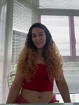 joanaguerreiru online show from May 8, 2026, 7:19 pm