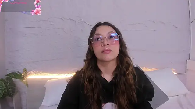 Snapshot of lanna_18_ chatting on April 7, 2026, 11:43 am lanna 18 online show from April 7, 2026, 11:43 am