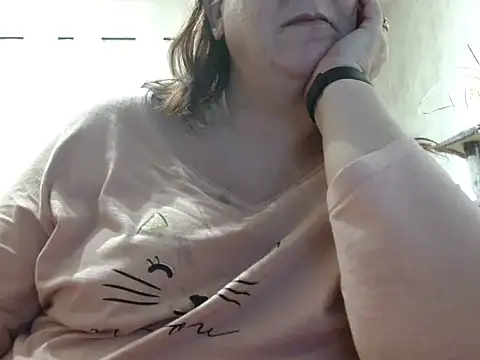 xmyriamx online show from February 2, 2026, 8:18 pm