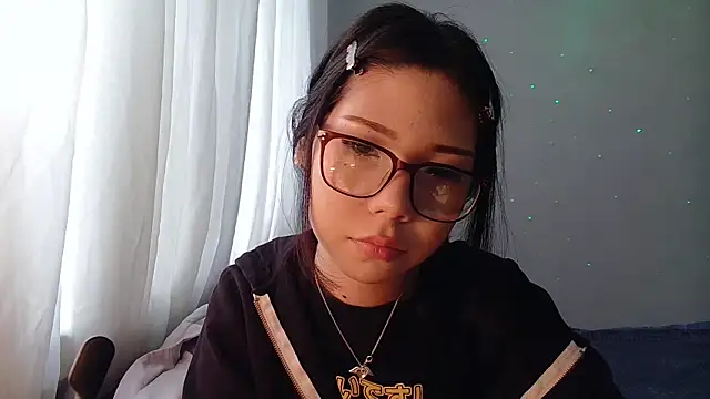 Snapshot of AprilOnilll chatting on January 8, 2026, 7:32 am AprilOnilll online show from January 8, 2026, 7:32 am