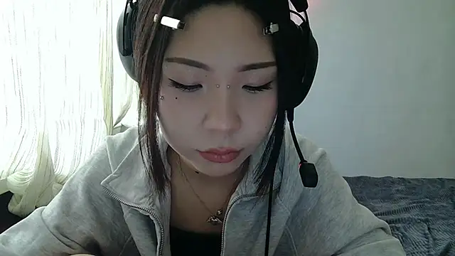 Snapshot of AprilOnilll chatting on January 12, 2026, 8:30 am AprilOnilll online show from January 12, 2026, 8:30 am