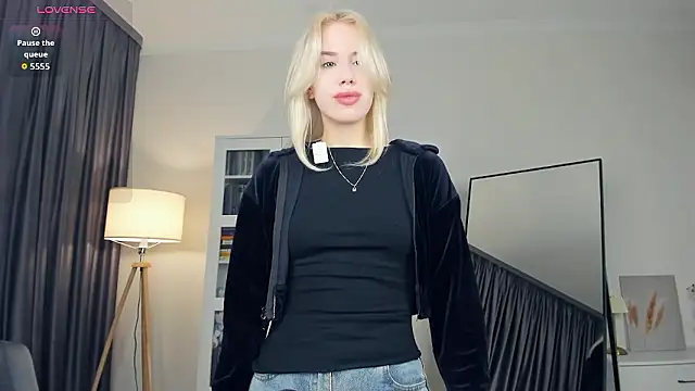 Snapshot of beauty_cutiepie chatting on January 9, 2026, 7:44 am beauty cutiepie online show from January 9, 2026, 7:44 am