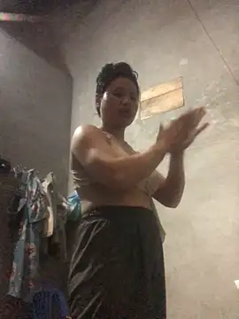 Minhkhue121 online show from March 4, 2026, 12:33 pm