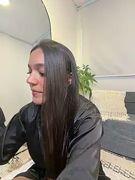 EVA WILD1 online show from February 13, 2026, 9:33 pm