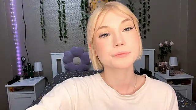 LlsabethHaze online show from February 3, 2026, 2:33 pm