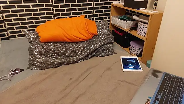 Spatgirl online show from February 26, 2026, 10:31 pm