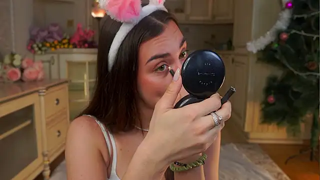 MinnaShummon online show from January 14, 2026, 3:01 am