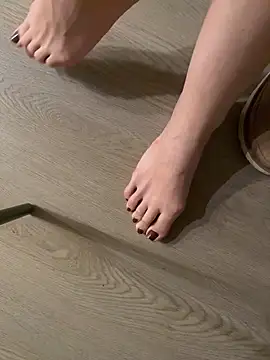 leshowcho online show from February 25, 2026, 9:46 pm