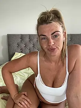 Scarlett the girlnextdoor online show from June 12, 2026, 12:15 pm