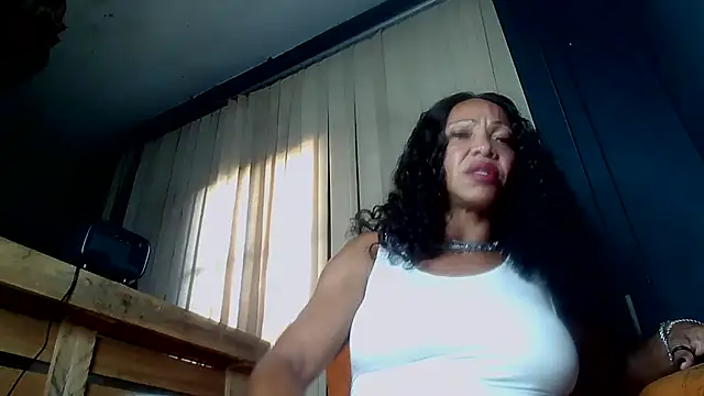 paolla23cm brasil online show from April 14, 2026, 5:52 pm