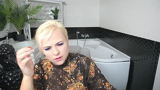 CrystalVibe online show from April 11, 2026, 5:56 am