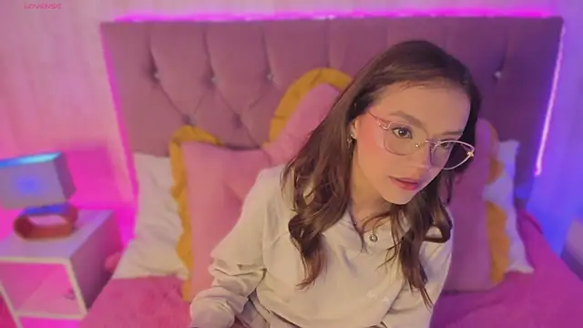 alyy cut3 online show from February 10, 2026, 1:26 pm