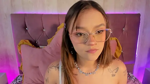 alyy cut3 online show from April 23, 2026, 8:55 pm