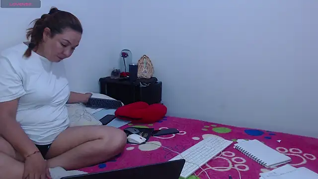 AuraFuego online show from May 12, 2026, 11:46 pm