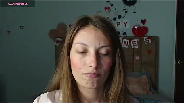 Sweet moon v  online show from February 12, 2026, 11:22 pm