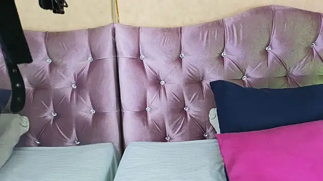 Missy 22  online show from April 16, 2026, 1:45 pm