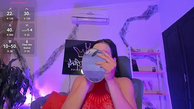 Violett hott  online show from February 25, 2026, 1:10 pm